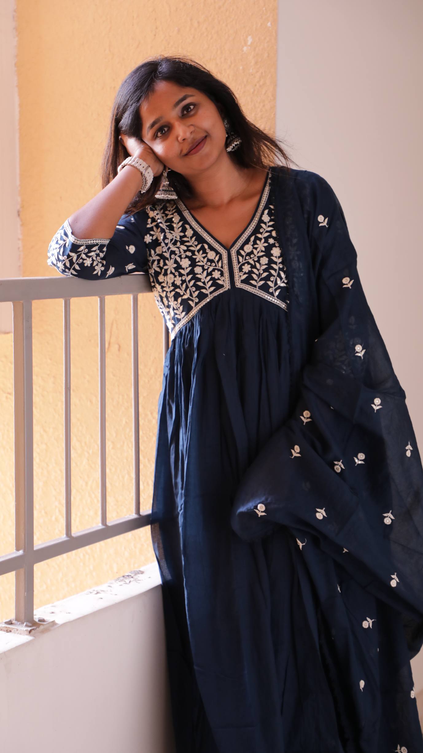 Deep blue Alia cut