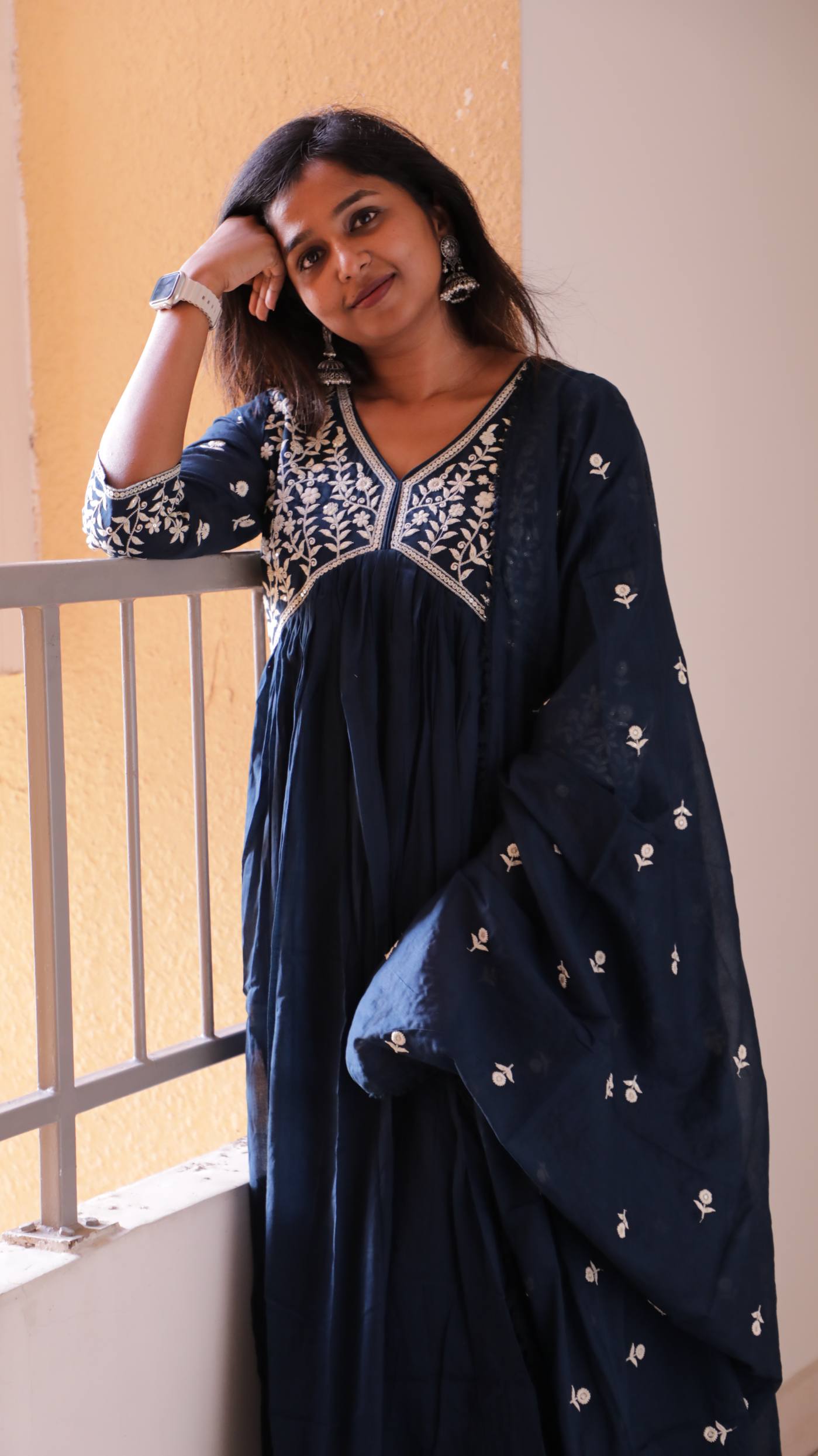 Deep blue Alia cut