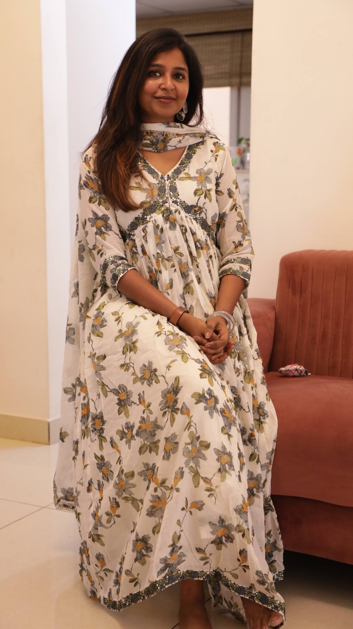 White Floral grand alia cut