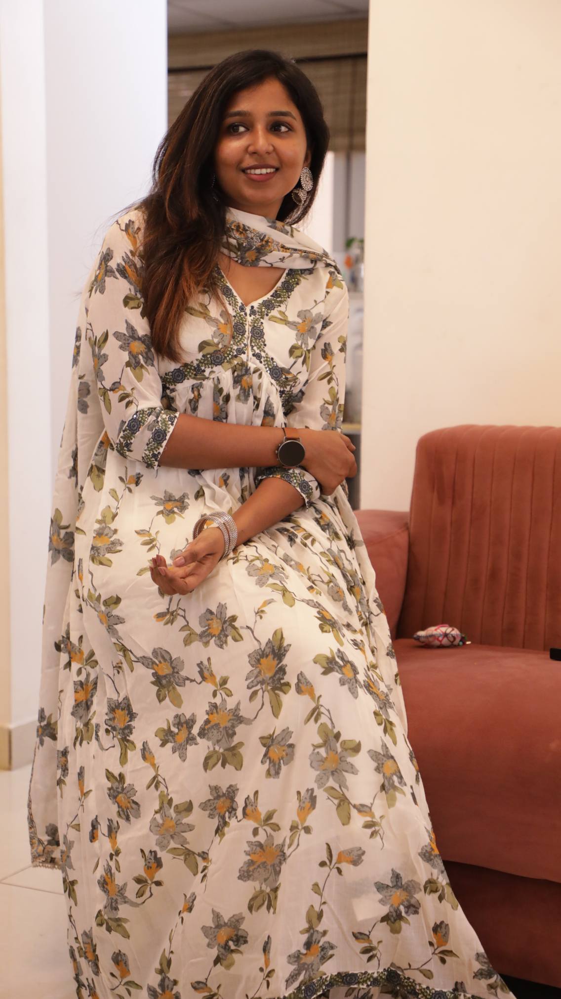 White Floral grand alia cut